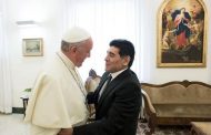 Pope Francis Prayed Over the Death of Maradona!