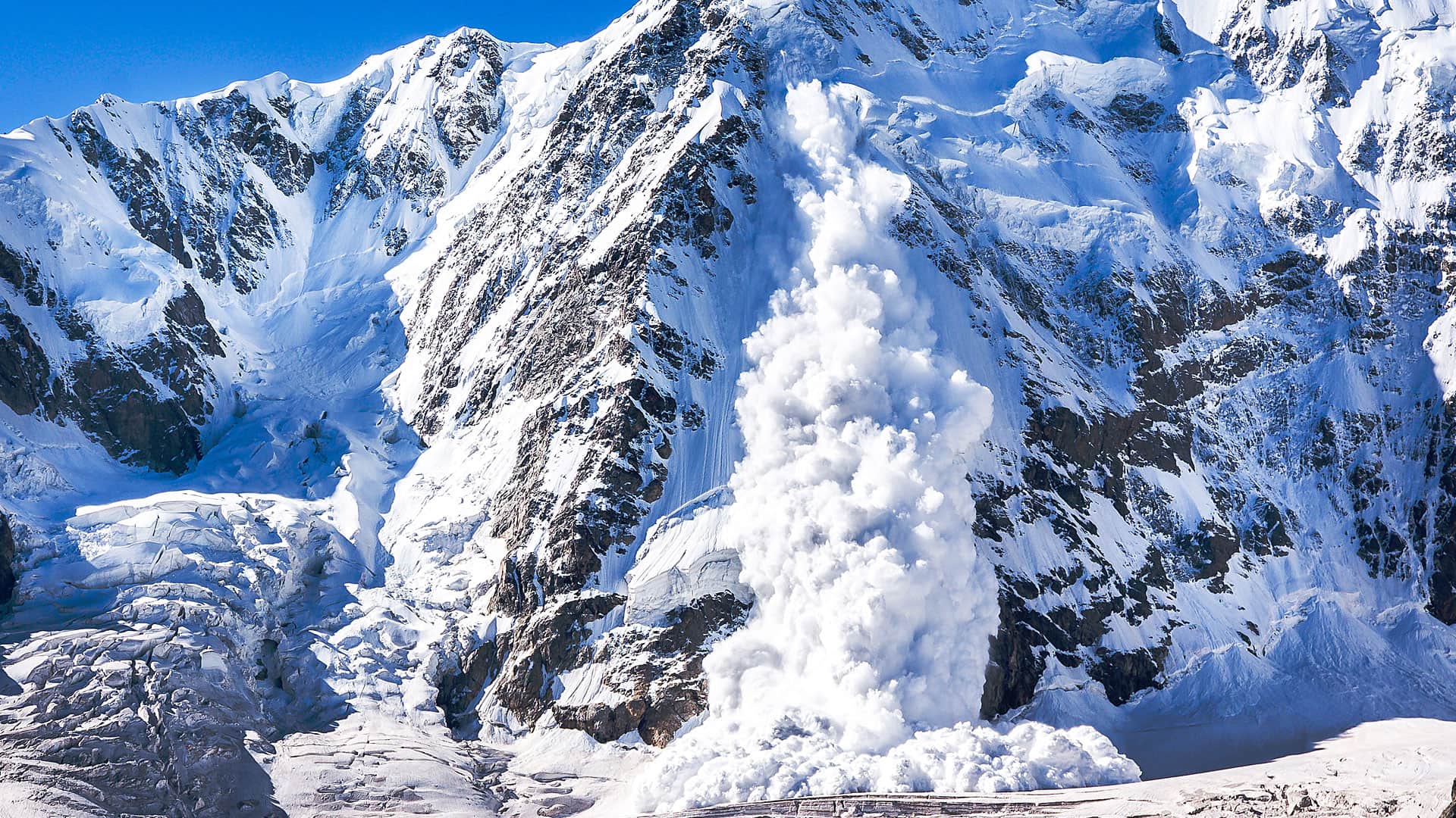 A Threat of Avalanches in the Carpathians!