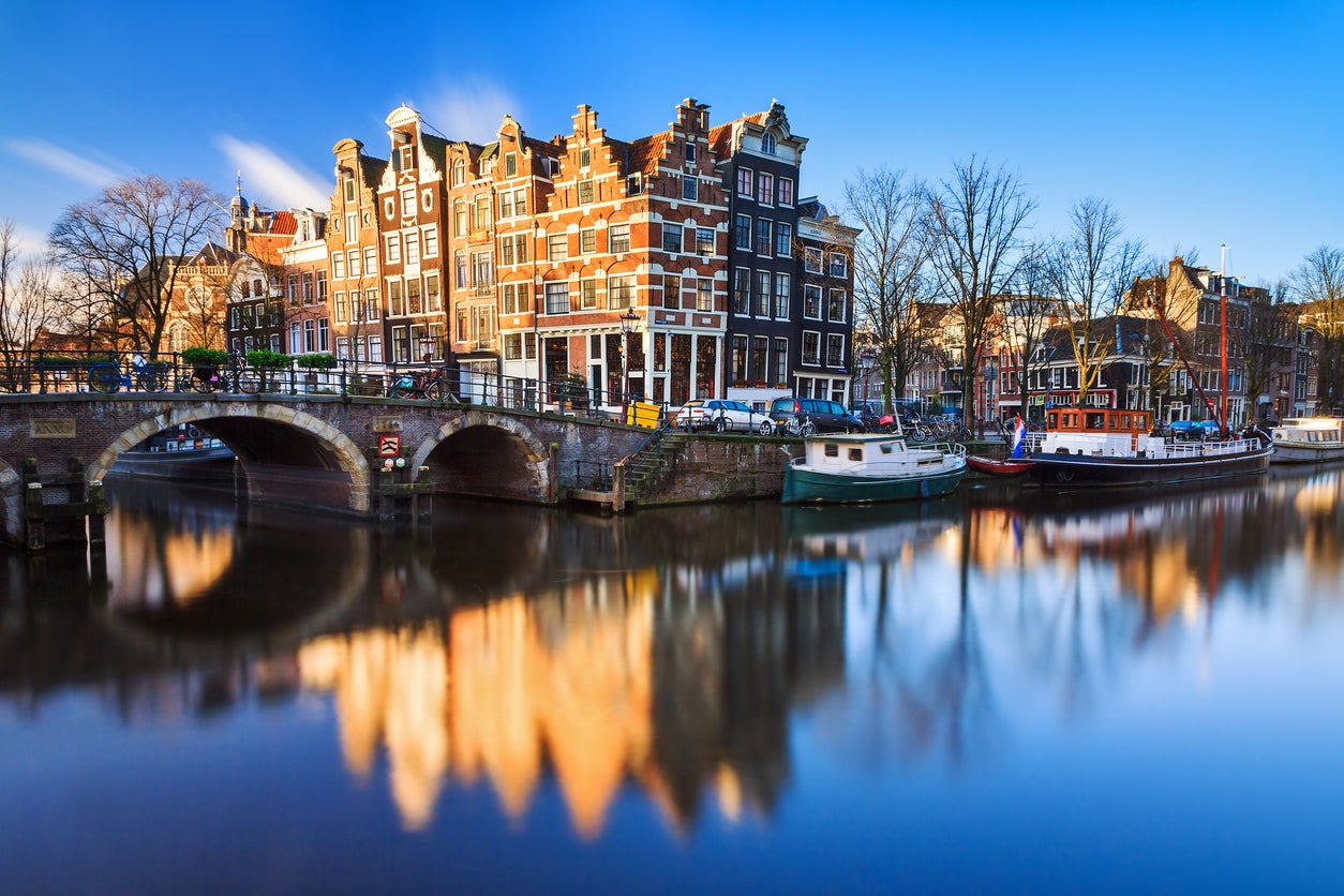 Directing the Tourists Away from the Center in Amsterdam!