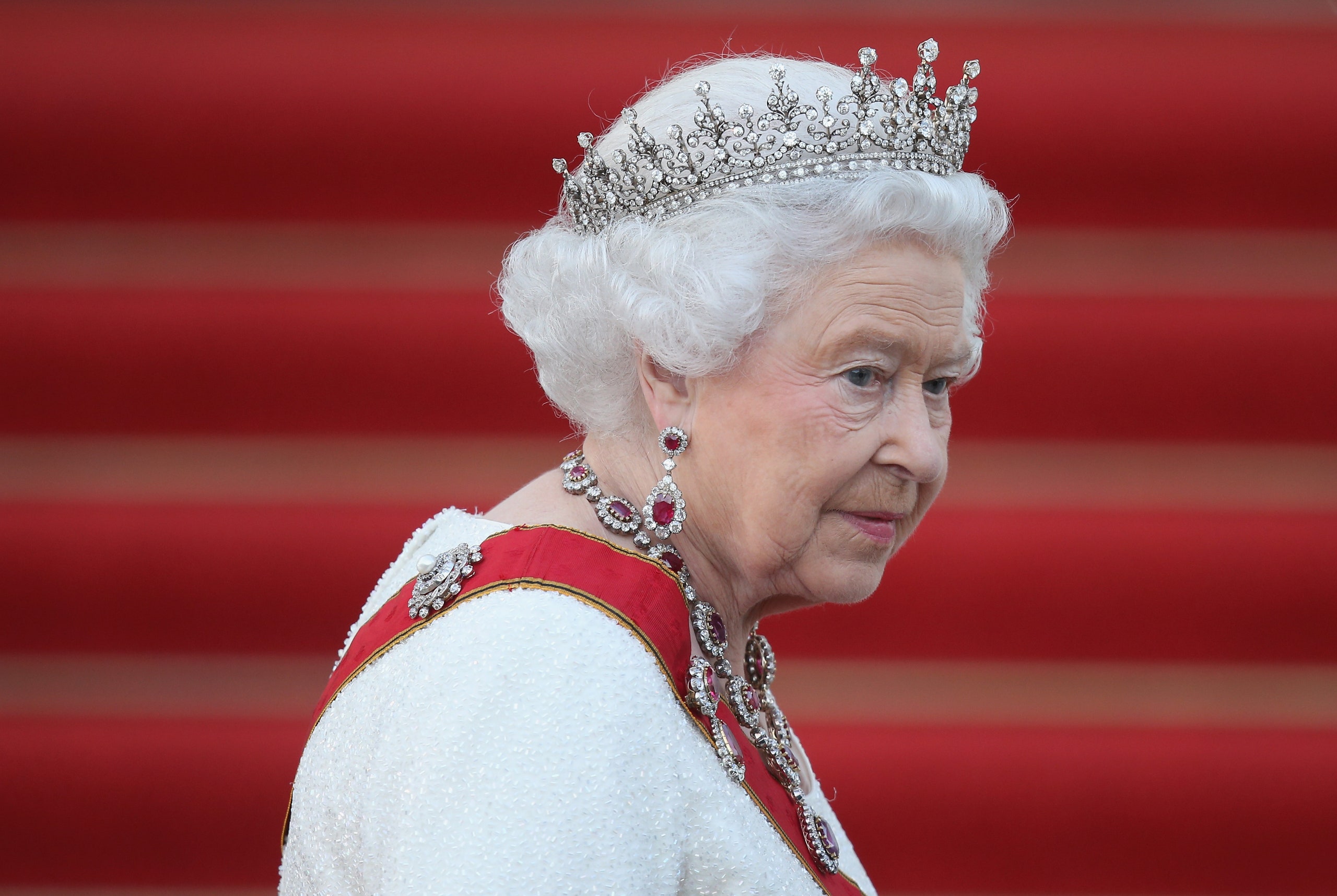 Queen Elizabeth II Is Looking for an Assistant!