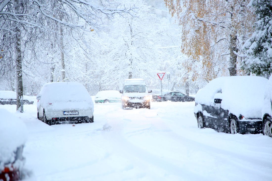 Snowstorm, Ice and Strong Gusts of Wind on Their Way to Ukraine!