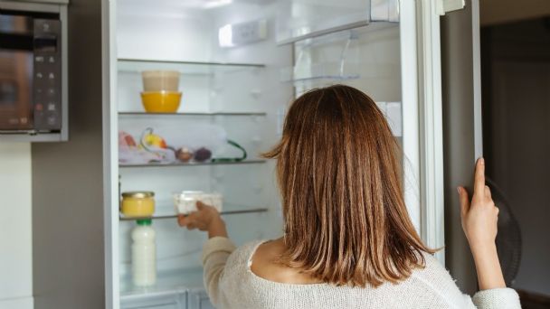 Regular Newspaper to Get Rid of Bad Smells in the Refrigerator