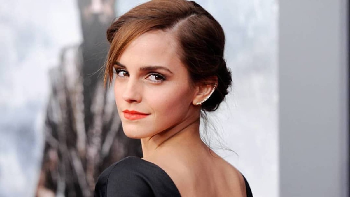 Actress Emma Watson Pauses for the Sake of Her Lover