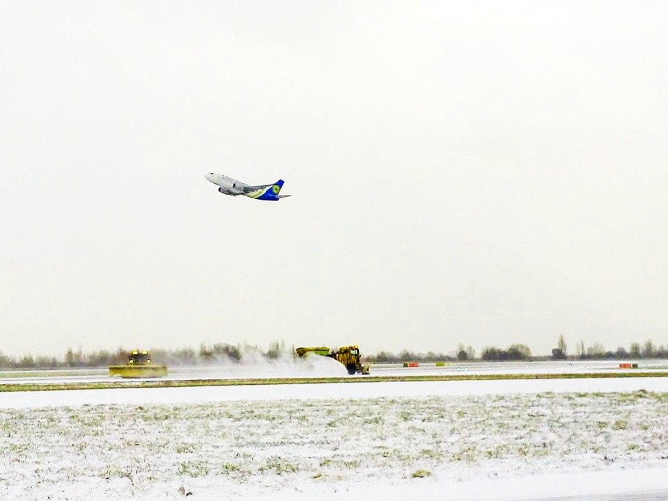 Despite the Snowfall, Boryspil Airport Is Running Smoothly