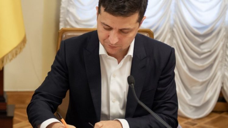 Zelensky Approves the Basics of Dealing with False Propaganda