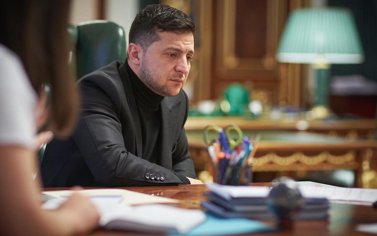 Zelensky Reacts to the Pogrom of the President's Office