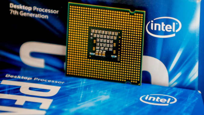 Intel Plans to Produce Chips for Cars