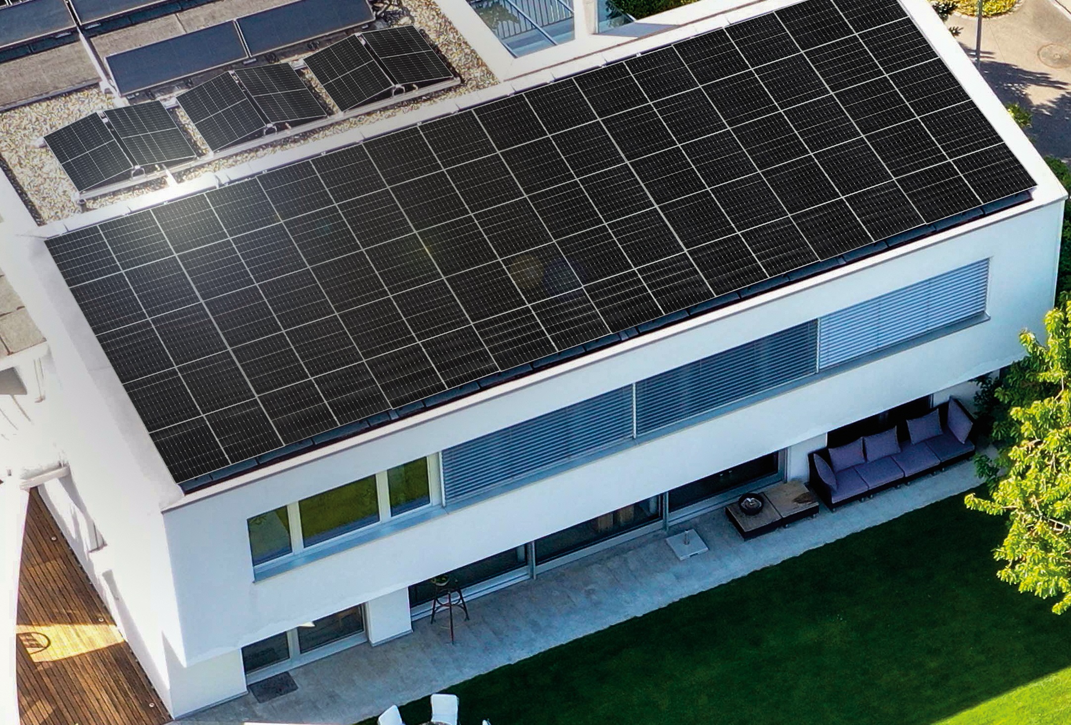 LG Unveils NeOn N Solar Panels