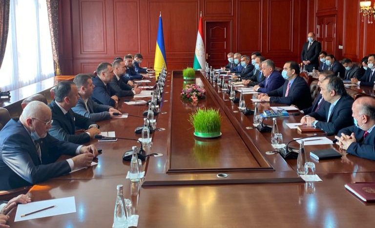 Minister Serhiy Shkarlet Meets With Tajik Foreign Minister Sirodjiddin Mukhriddin