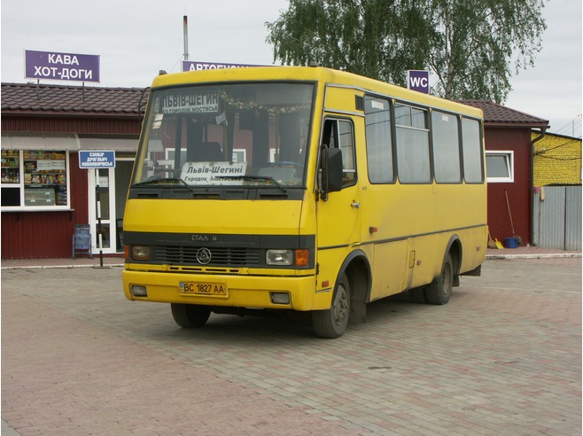 Several Minibuses Fell Victim to Dry Burning in Lviv