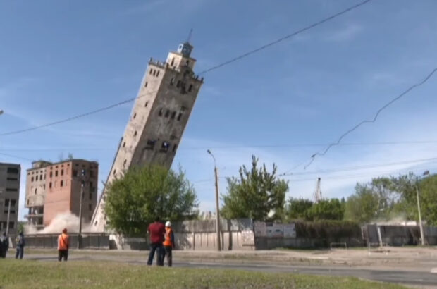 Blowing up the Tower of an Abandoned Elevator in Kharkiv