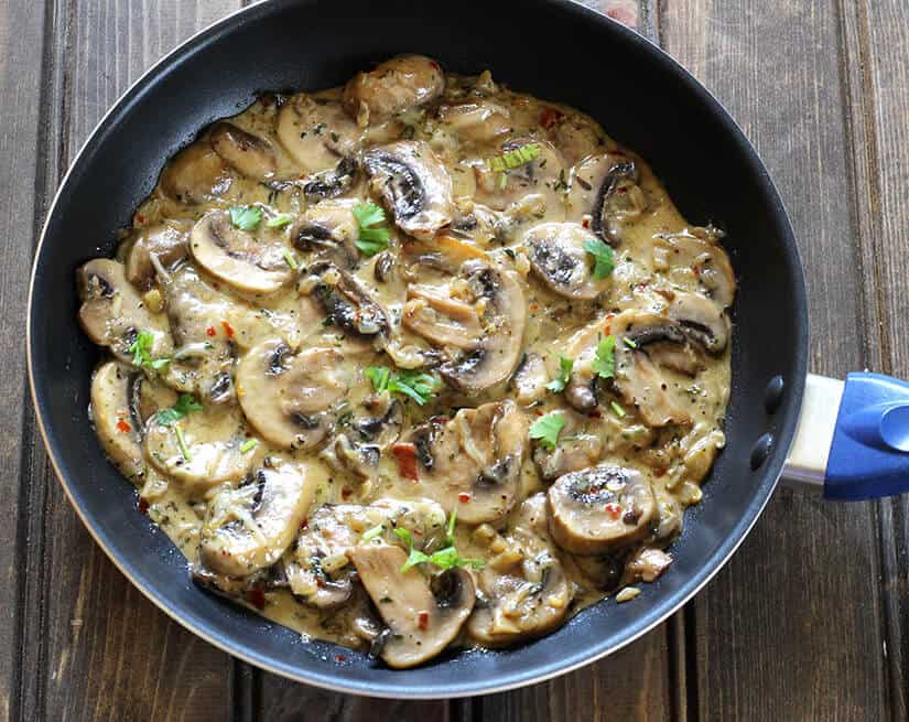 Delicious Mushrooms with Garlic and Unusual Cream Sauce