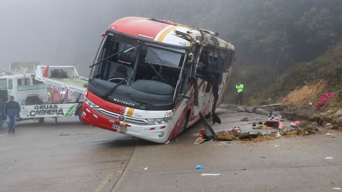 Nine People Died in a Bus Accident in Ecuador