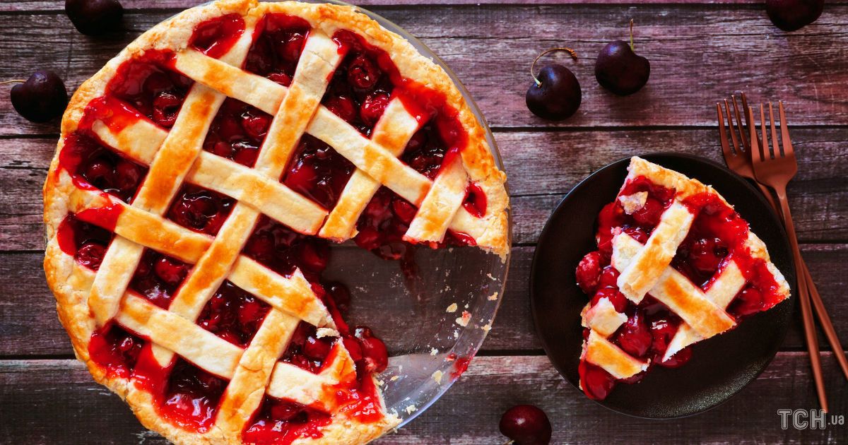 Cherry Pie, a Recipe for a Simple Summer Cake