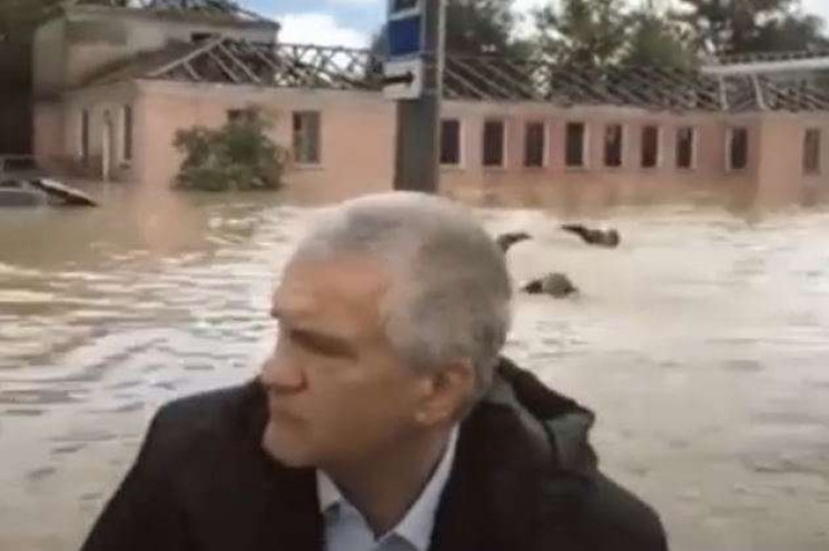 Rescuers Sailed Behind the Boat With the Axion Rabbit in the Flooded Crimea