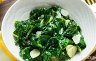 Sauteed Spinach with Lemon and Garlic