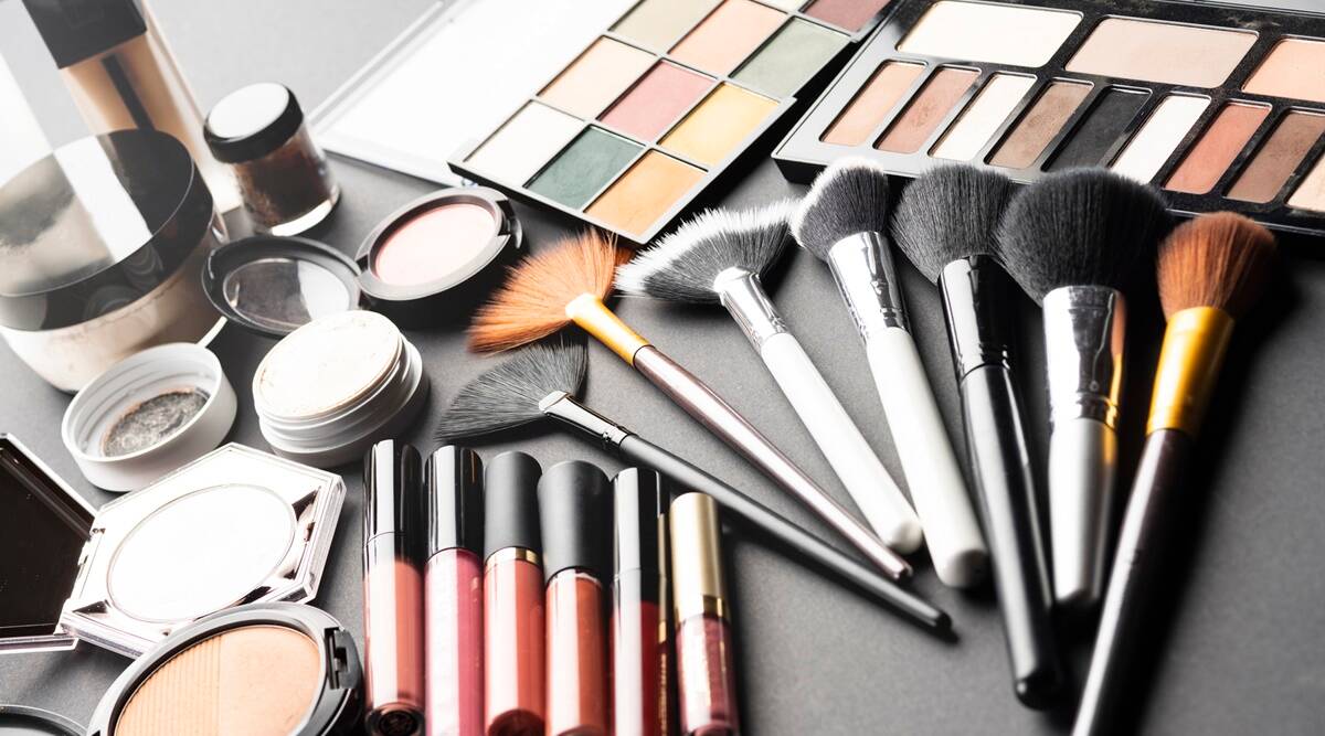 Scientists Have Found Toxic Substances in Popular Cosmetics | Ukraine Gate