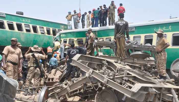 Train Collision in Pakistan and the Death Toll Rises to 32