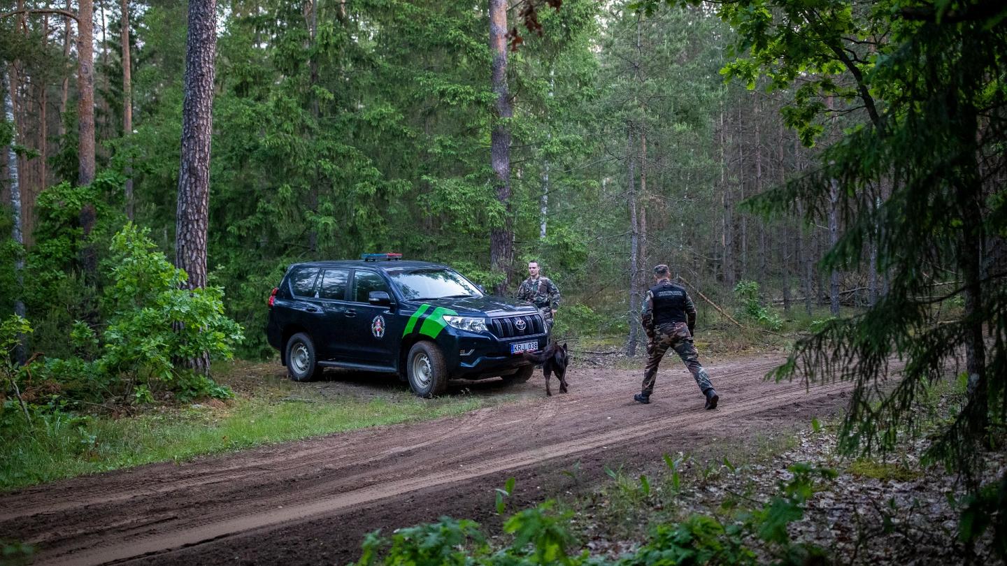 In Lithuania, the Migrants Before Entering the Border Receive Instructions From the Belarusian Side