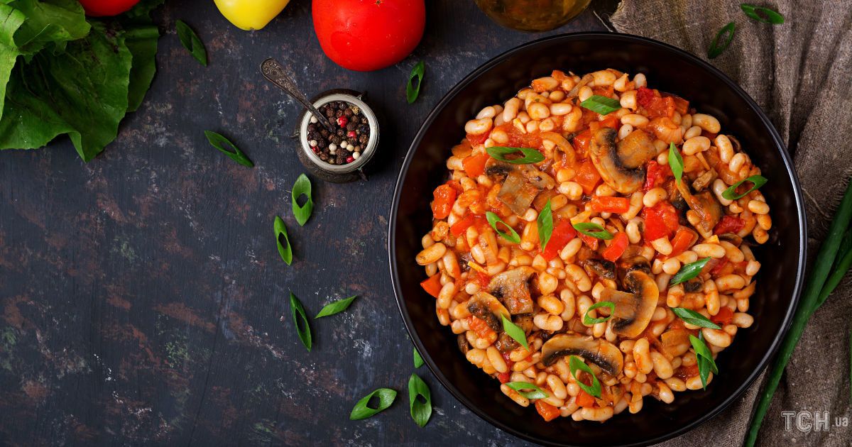 Vegetable Stew With Beans and Mushrooms