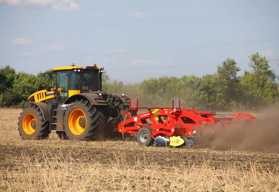 Carrier Discs Provide Intensive Mixing of Soil With Plant Residues