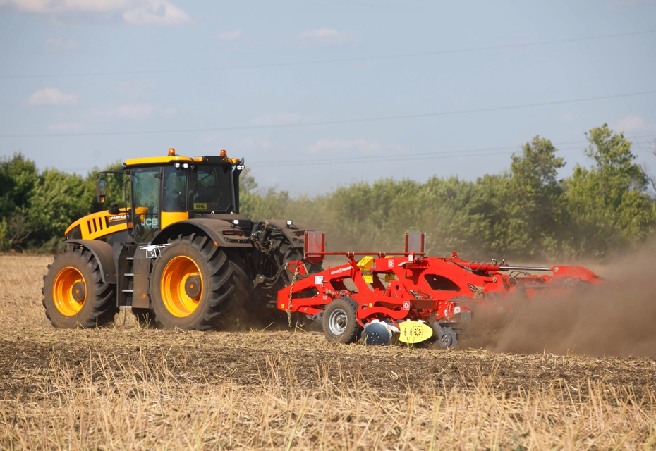 Carrier Discs Provide Intensive Mixing of Soil With Plant Residues