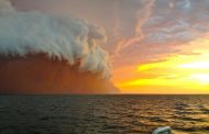 In Australia, a Teenager Took a Photo of a Sandstorm