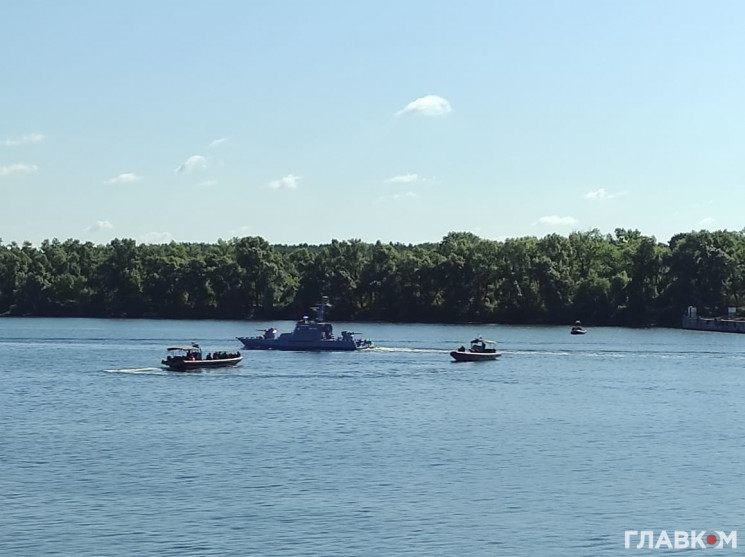 In Kyiv on the Dnieper Noticed Warships