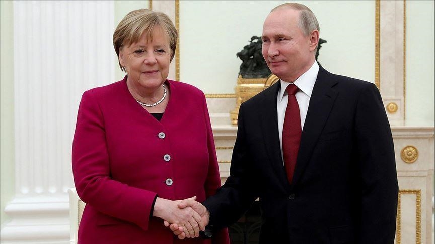 Merkel Will Meet With Putin Today