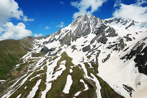 Ukrainian Climbers Fell Into an Avalanche in North Ossetia
