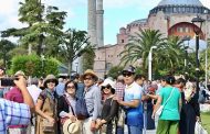 Foreign Tourists Do Not Need to Take PCR Tests to Visit Public Places in Turkey