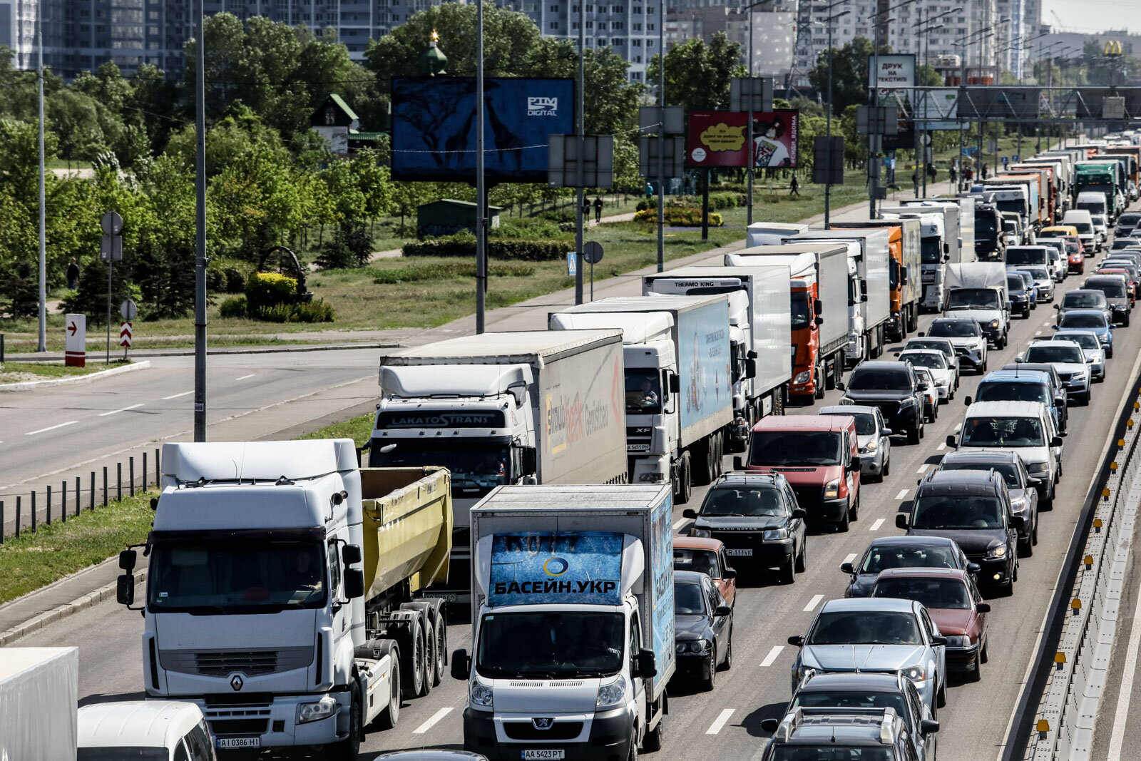 Friday Morning: Traffic Complications in Kyiv