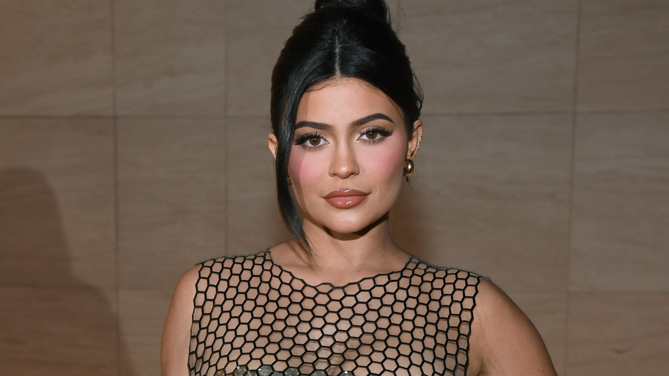 Kylie Jenner Confirms Her Second Pregnancy | Ukraine Gate