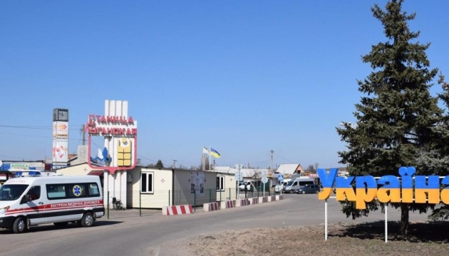 The flow of people through the Stansya checkpoint halved in a week