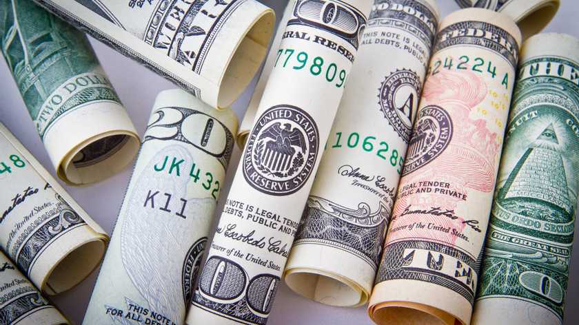 The exchange rate for the dollar and the euro on November 3