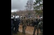 Polish border guards repulsed the first attempt to break through the border by migrants. Video posted