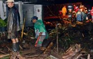 Heavy rains caused sudden floods in Indonesia. 11 people went missing