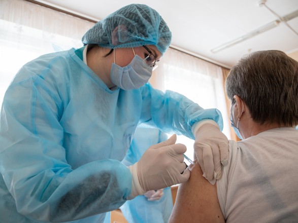 There are already 3.28 million cases of COVID-19 in Ukraine, 20,591 per day