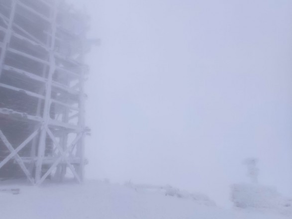 Up to a meter of snow fell in the highlands of the Carpathians