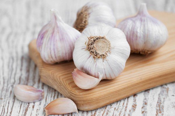 Who is strictly forbidden to eat garlic