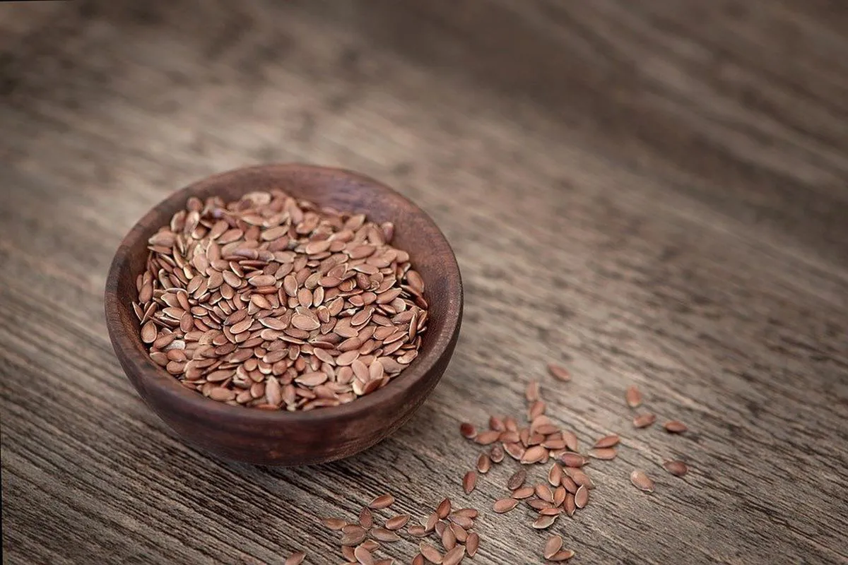 Mask based on flaxseed broth to strengthen and silkiness of hair