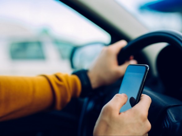 Fixing traffic violations on a smartphone as a percentage of the fine: