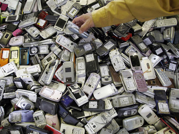 An online museum of mobile phones has opened in the UK