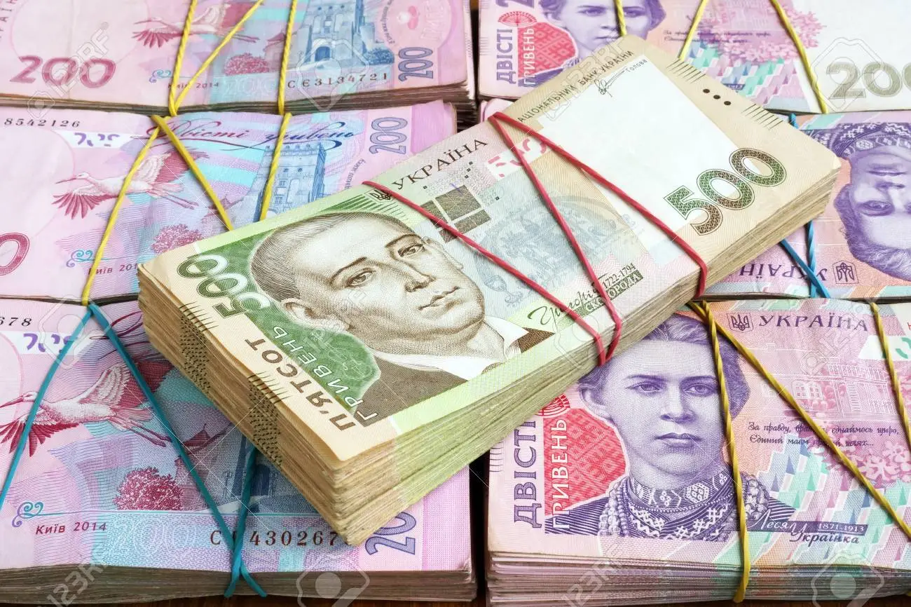 The official hryvnia exchange rate is set at UAH 27.99 / dollar