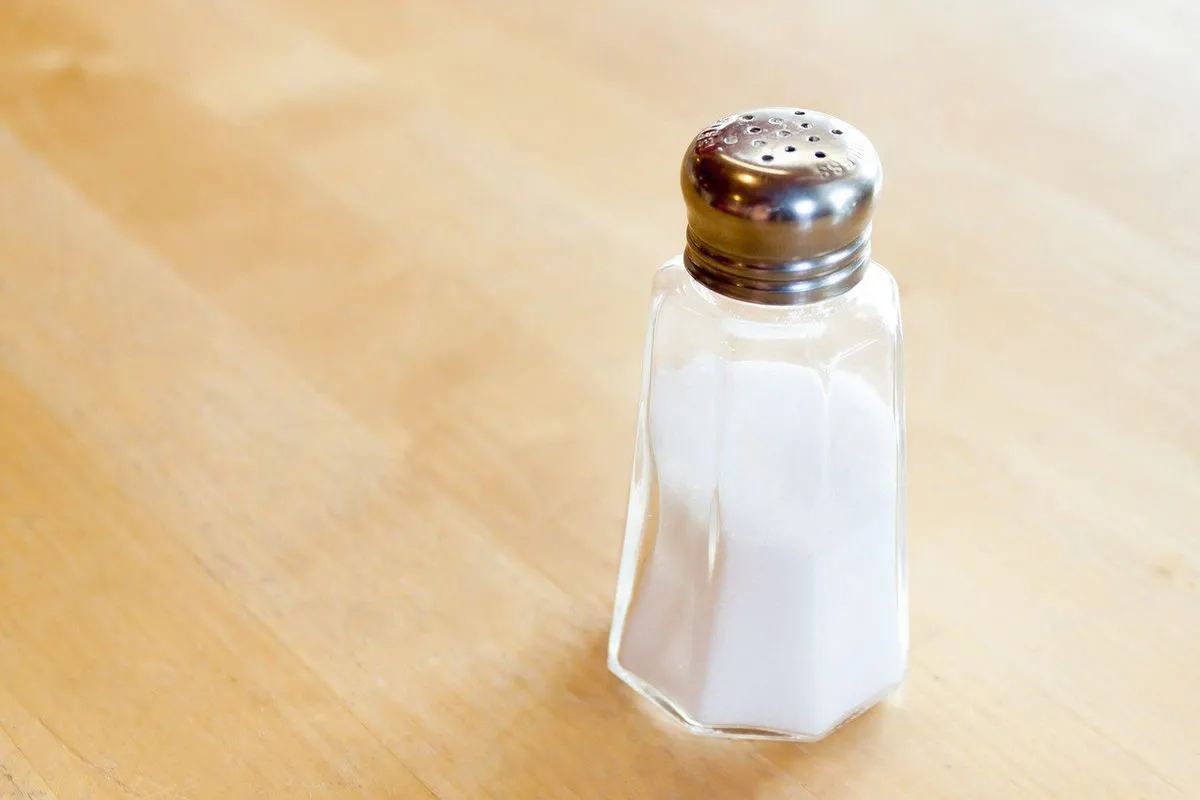 Why add salt to shampoo is a secret that few people know about