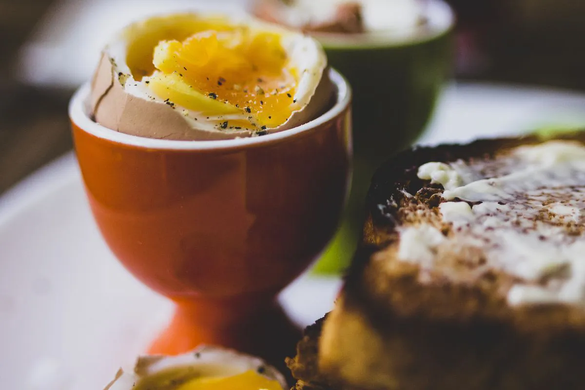 Scientists say that breakfast of eggs helps to avoid the accumulation of fat around the abdomen