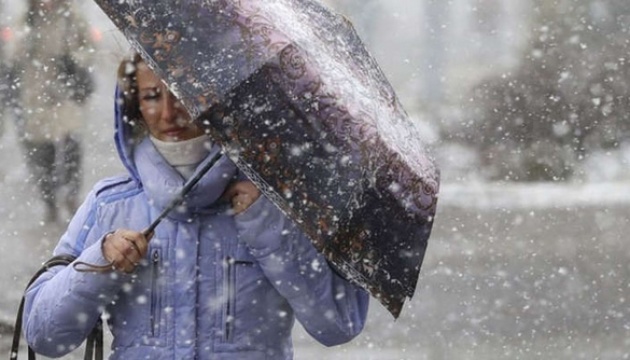 Strong winds and wet snow are the weather forecast for Monday in Ukraine ,January 3