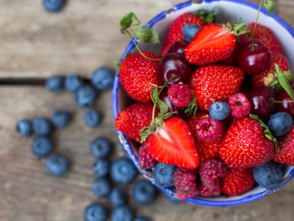 Ukraine imports many times less strawberries than it exports: they are most popular in Poland