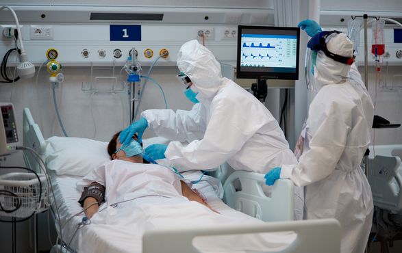 Unvaccinated elderly are 49 times more likely to be hospitalized than those who have been revaccinated - CDC