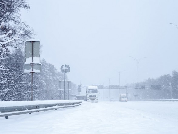Snowfall is expected in Kyiv tomorrow. Trucks will be banned